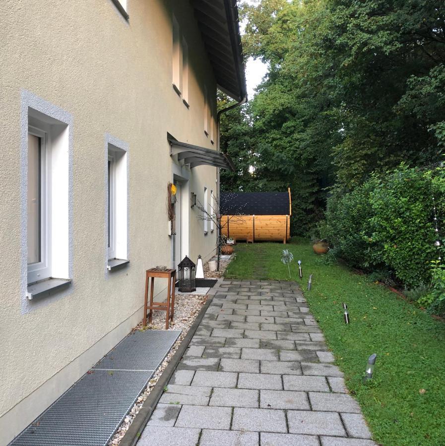 Ferienwohnung Holz-Wohnfass in München-Nymphenburg Exterior foto