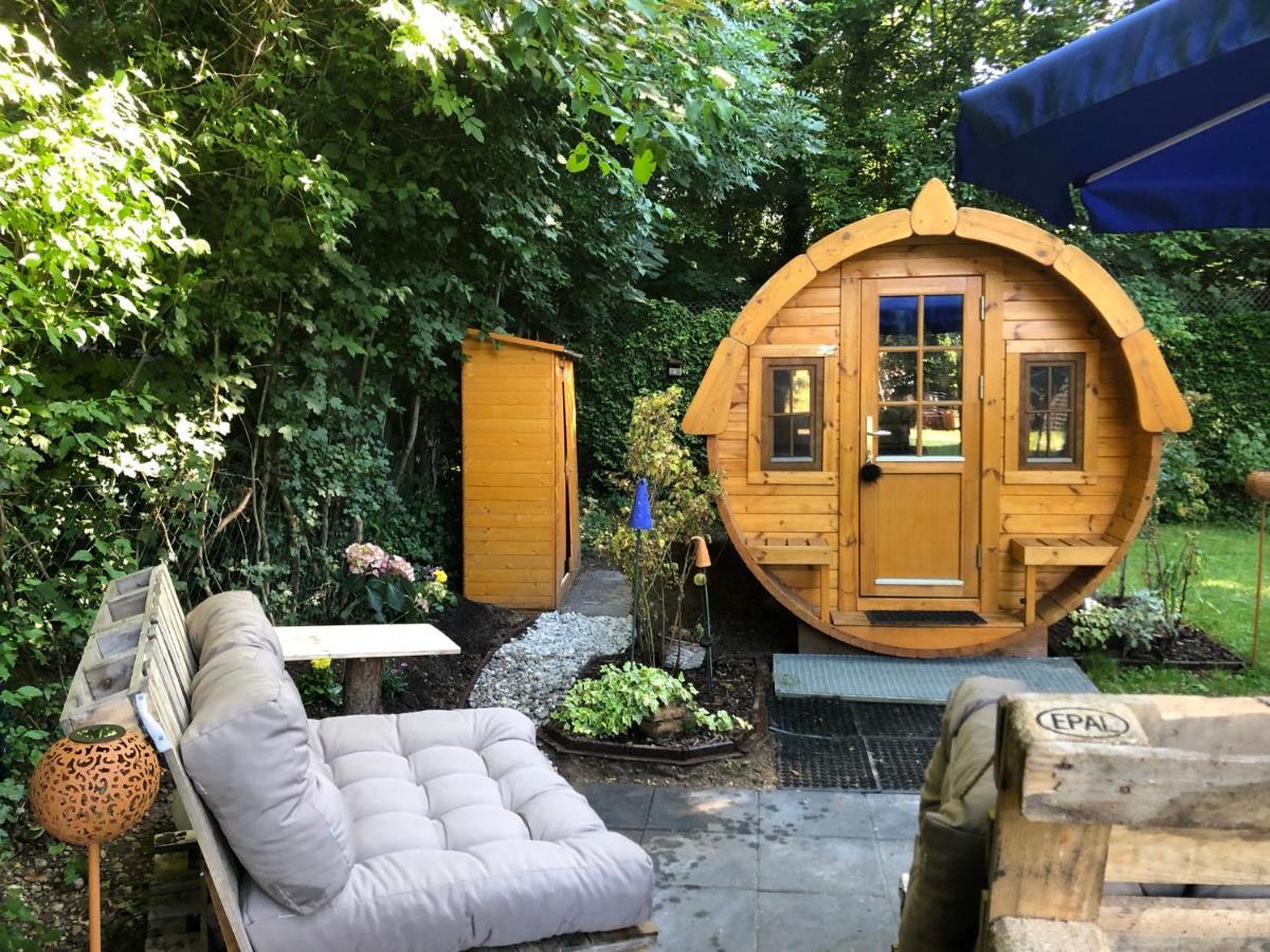 Ferienwohnung Holz-Wohnfass in München-Nymphenburg Exterior foto