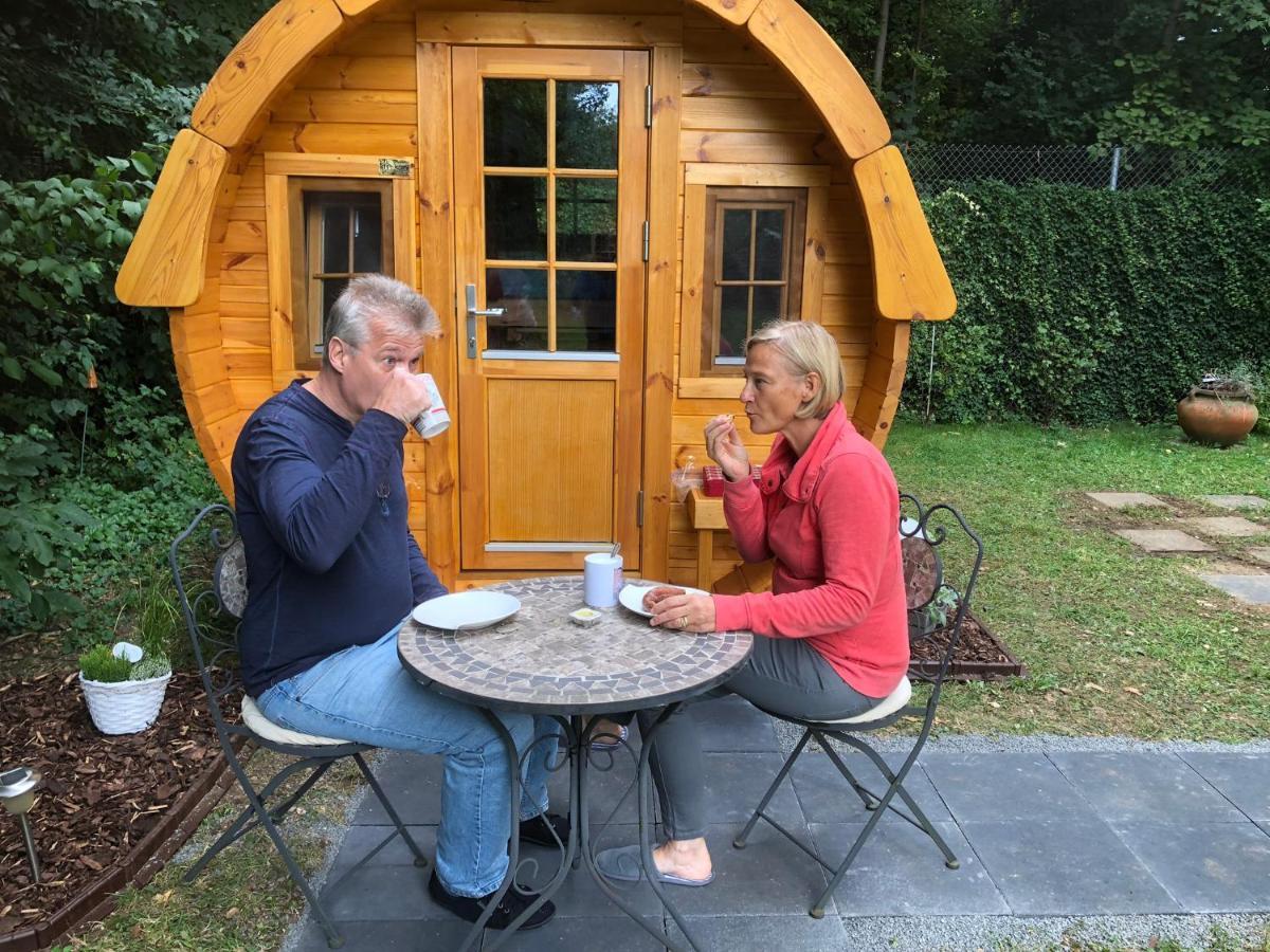 Ferienwohnung Holz-Wohnfass in München-Nymphenburg Exterior foto